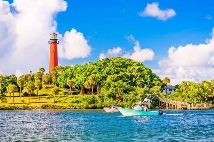 a small boat in a body of water